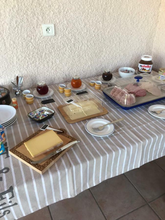 Les Secrets Du Mistral Bed & Breakfast Valensole Ngoại thất bức ảnh
