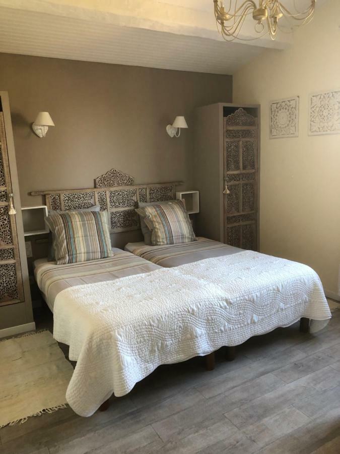 Les Secrets Du Mistral Bed & Breakfast Valensole Ngoại thất bức ảnh